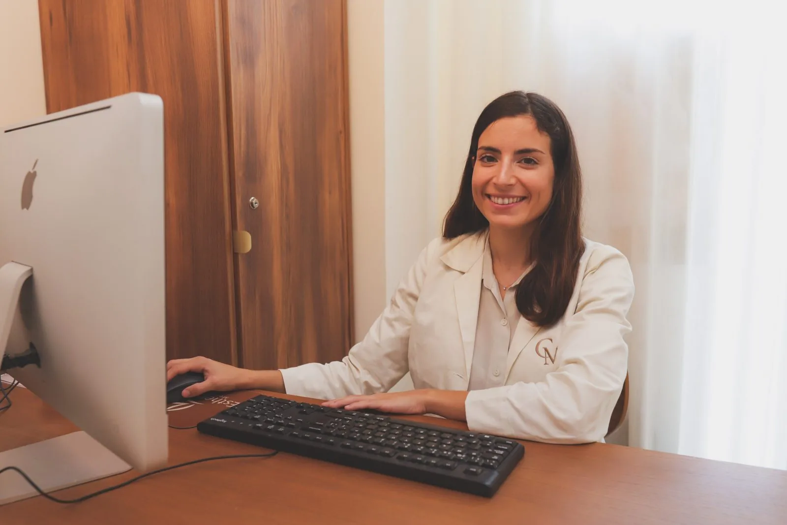 La Dra. Cristina Moya en la consulta